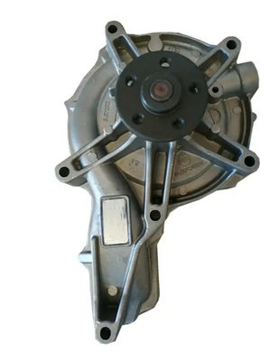 A35F A40E ปั๊มน้ำหล่อเย็นเครื่องยนต์ EC700B EC700C 24070789 22902431